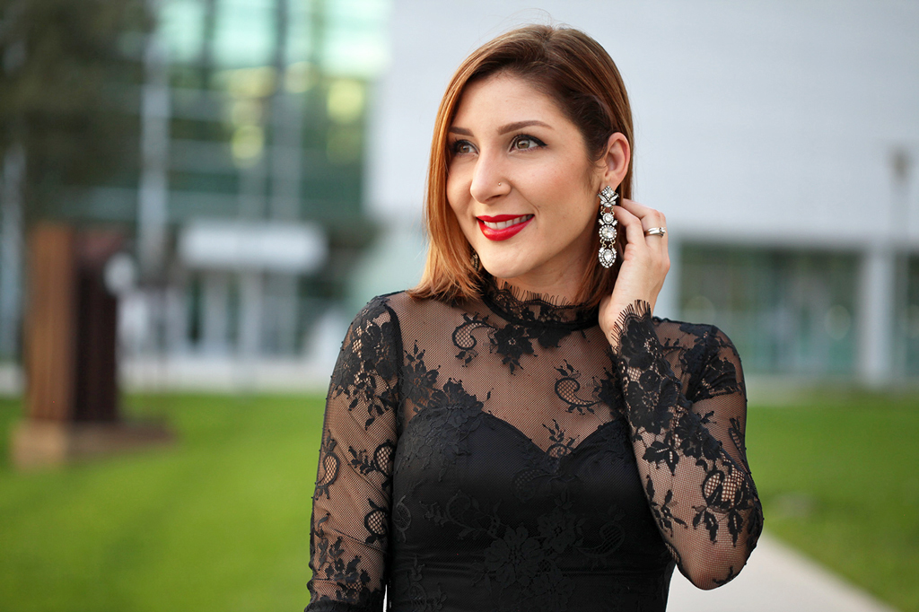 Blame it on Mei Miami Fashion Blogger Holiday NYE Look 2015 Animal Print Clutch BEBE Black Lace Embroider Dress Louboutin Glitter Gold Sandals