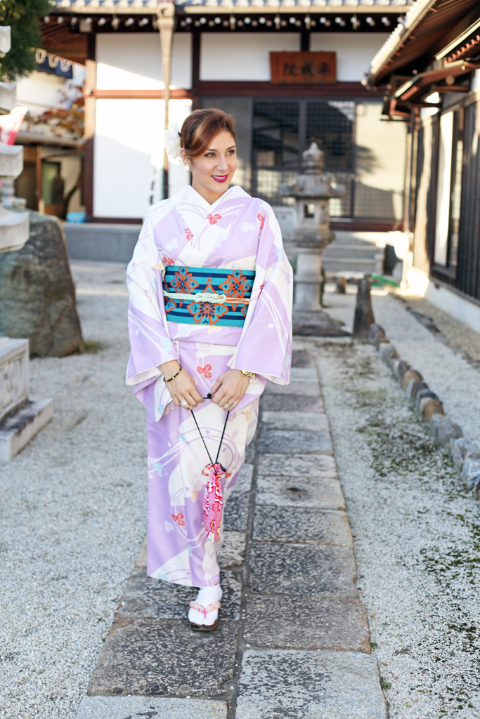 Blame-it-on-Mei-Miami-Fashion-Travel-Blogger-Japanese-Kimono-Traditional-Outfit-Kyoto-Japan-Colorful-Arashiyama-Bamboo-Grove