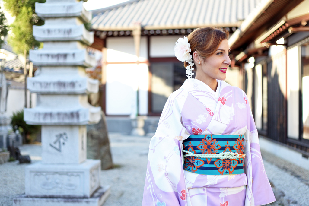Blame-it-on-Mei-Miami-Fashion-Travel-Blogger-Japanese-Kimono-Traditional-Outfit-Kyoto-Japan-Colorful-Arashiyama-Bamboo-Grove