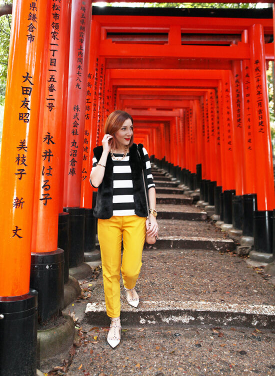 Blame-it-on-Mei-Miami-Fashion-Travel-Blogger-Red-Torii-Gates-Japan-Kyoto-Fushimi-Inari-Shrine