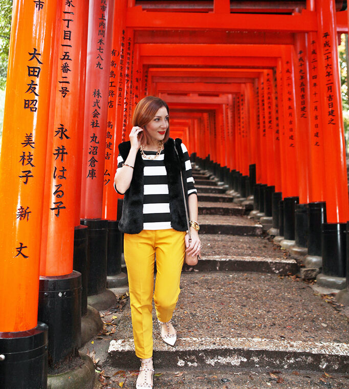Blame-it-on-Mei-Miami-Fashion-Travel-Blogger-Red-Torii-Gates-Japan-Kyoto-Fushimi-Inari-Shrine