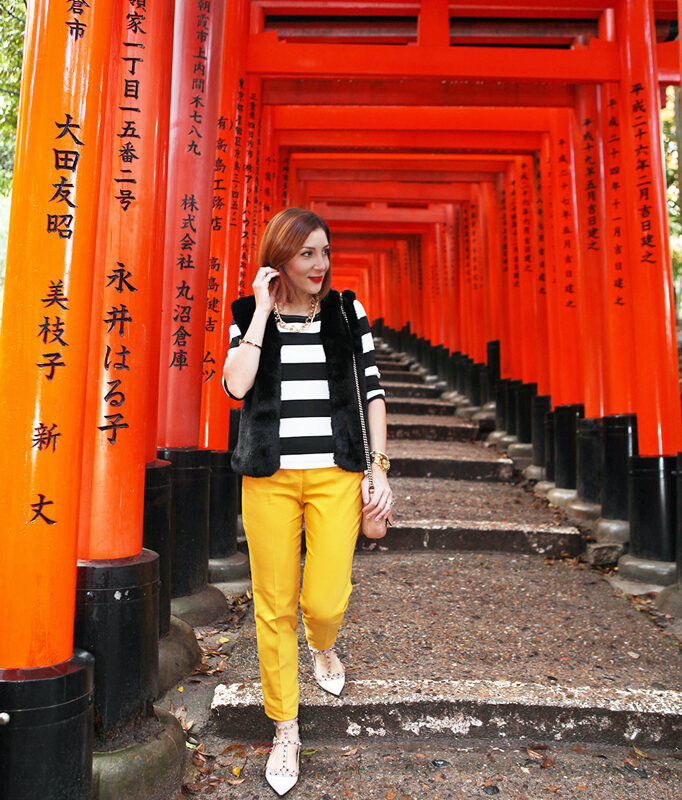 Blame-it-on-Mei-Miami-Fashion-Travel-Blogger-Red-Torii-Gates-Japan-Kyoto-Fushimi-Inari-Shrine