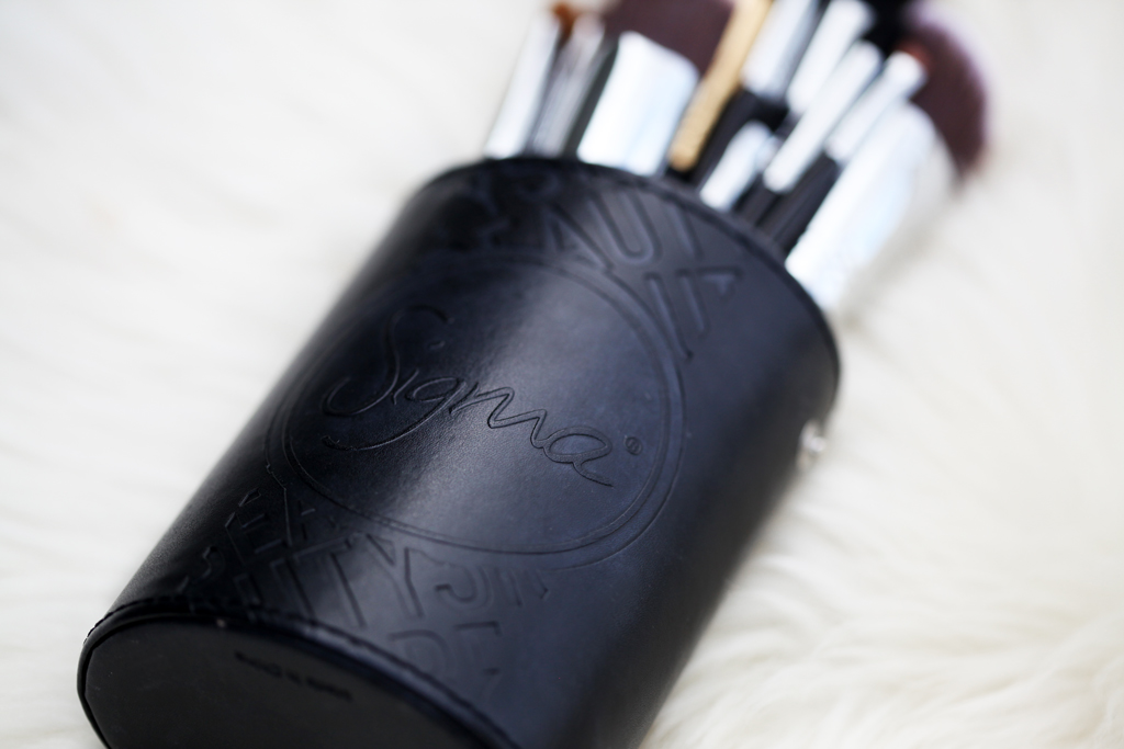 Blame-it-on-Mei-Miami-Fashion-Beauty-Blogger-Tarte-BeautyBlender-Sigma-Beauty-Must-Have-Makeup-Brushes