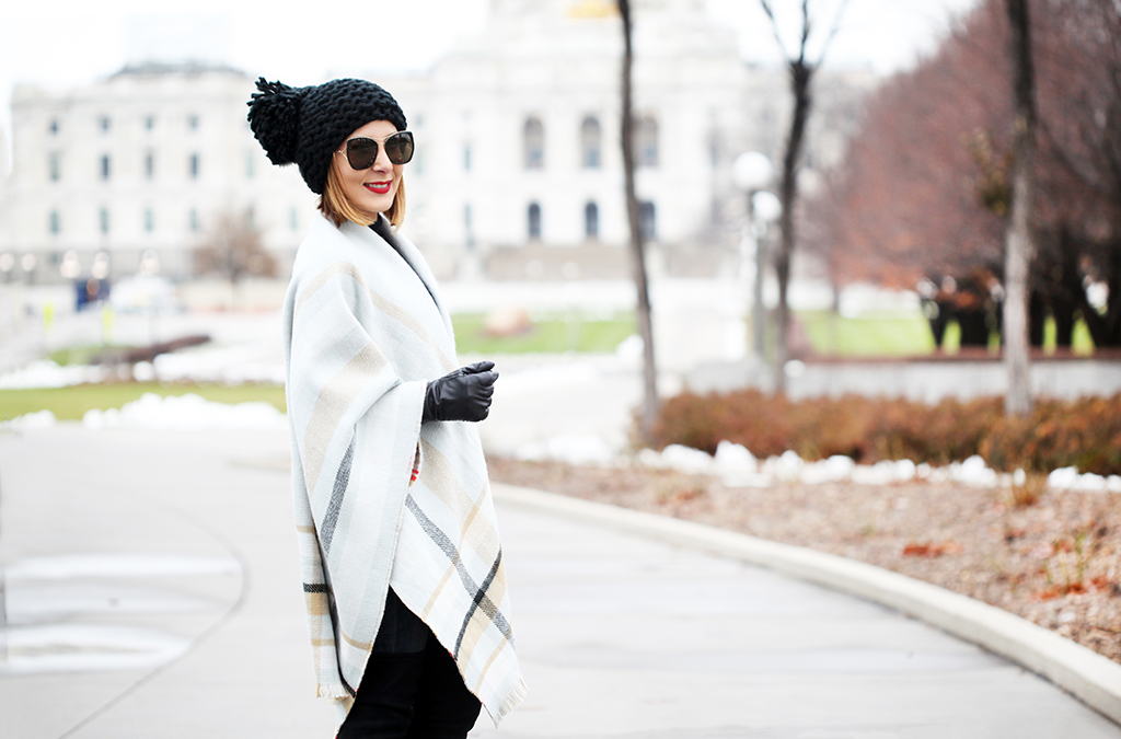 Blame-it-on-Mei-Miami-Fashion-Travel-Blogger-2016-Winter-Fall-Look-Poncho-Gray-Cape-Pom-Pom-Beanie-Black-Over-The-Knee-Boots-Chanel-Boy-Minneapolis-State-Capitol