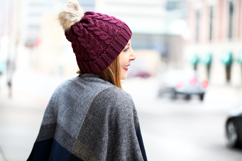 Blame-it-on-Mei-Miami-Fashion-Travel-Blogger-2016-Winter-Fall-Look-How-To-Wear-Poncho-Pom-Beanie-Gray-Over-The-Knee-Boots-with-Jeans-Geometric-Cape-Minneapolis