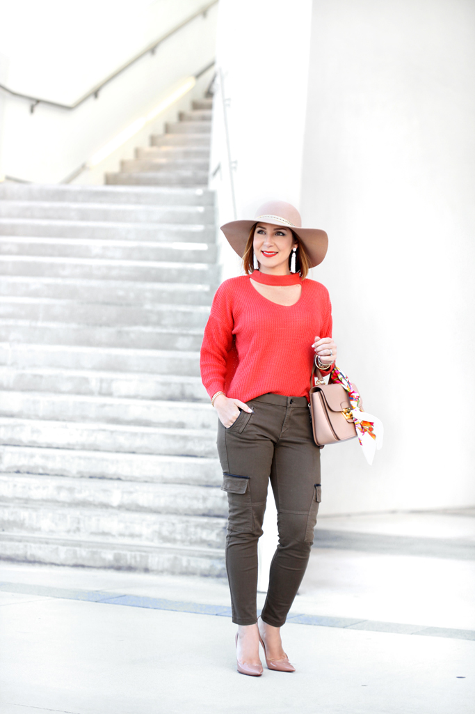 Blame-it-on-Mei-Miami-Fashion-Blogger-2017-Casual-Transition-Outfit-Fall-Look-Knit-Sweater-Choker-Olive-Green-Skinny-Pants-Louboutin-Decollete-Blush-Floppy-Hat-Pinata-Tassel-Earrings