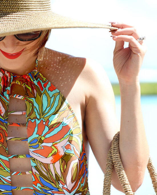 Blame-it-on-Mei-Miami-Fashion-Blogger-Travel-Blog-2017-Pool-Beach-Outfit-Abstract-Floral-Swimsuit-with-Floppy-Hat-Woven-Beach-Bag-with-Pom-Pom-Puerto-Rico-Caribe-Hilton-San-Juan
