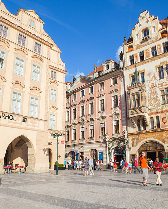 Blame it on Mei, @blameitonmei, Miami Travel Fashion Blogger, Summer Travel Look, Old Time Square, Prague, Czech Republic