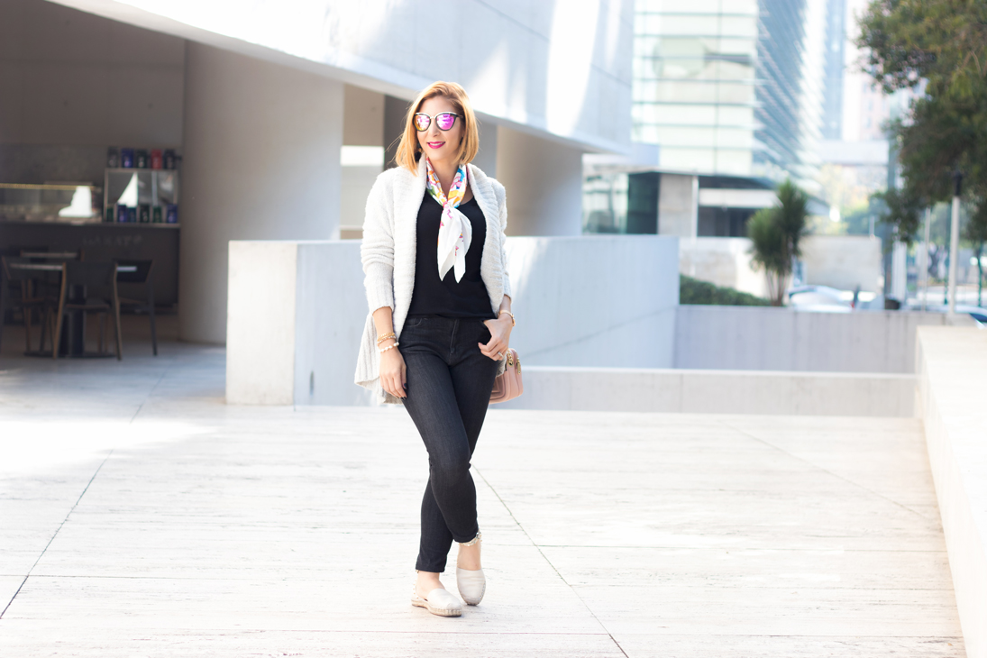 Blame it on Mei, @blameitonmei, Miami Fashion Blogger, Fall Travel Look, Flattering Cardigan, Lightweight Scarf