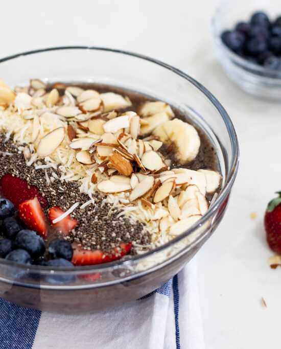 Blame it on Mei, @blameitonmei, Miami Fashion Lifestyle Blogger, healthy 5 min recipe, acai bowl