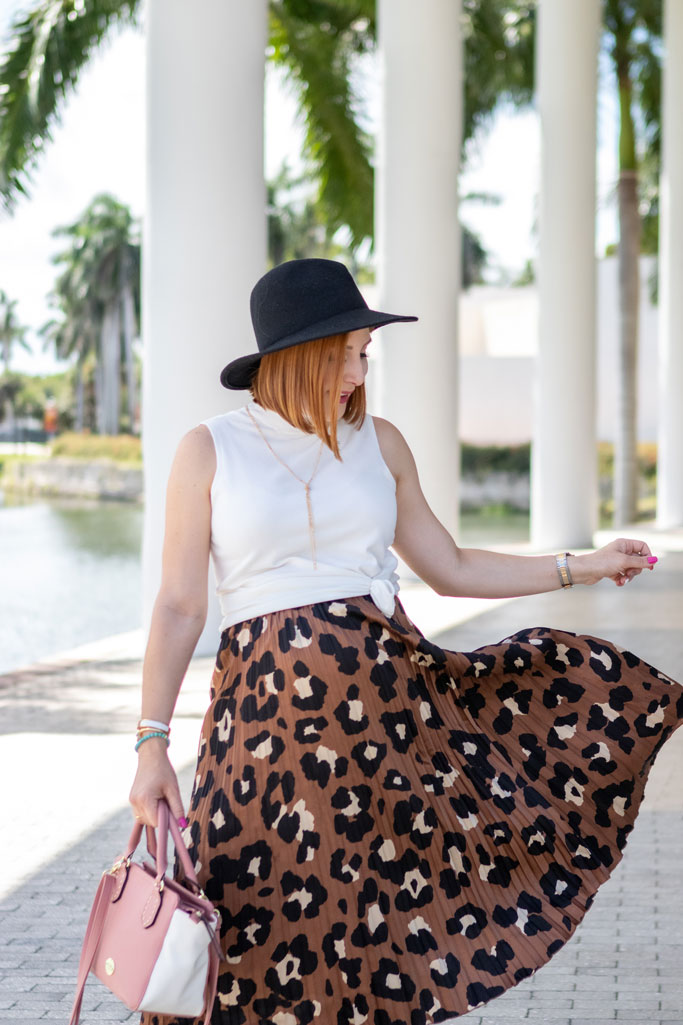 Blame it on Mei, @blameitonmei, Miami Fashion Mom Blogger, animal print skirt for fall 