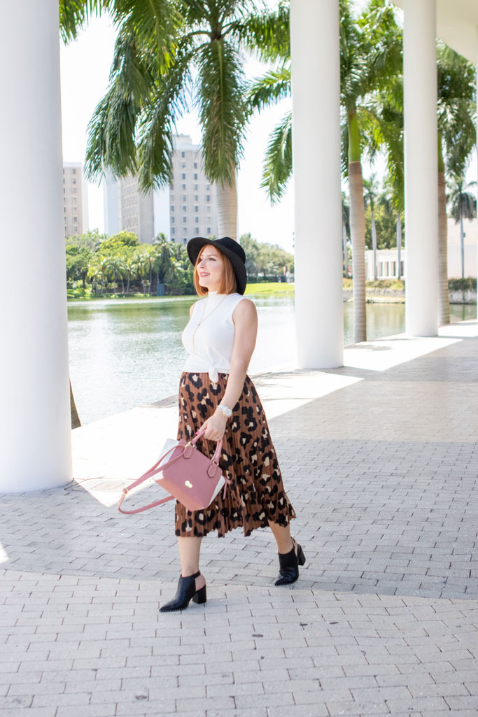 Blame it on Mei, @blameitonmei, Miami Fashion Mom Blogger, animal print skirt for fall 