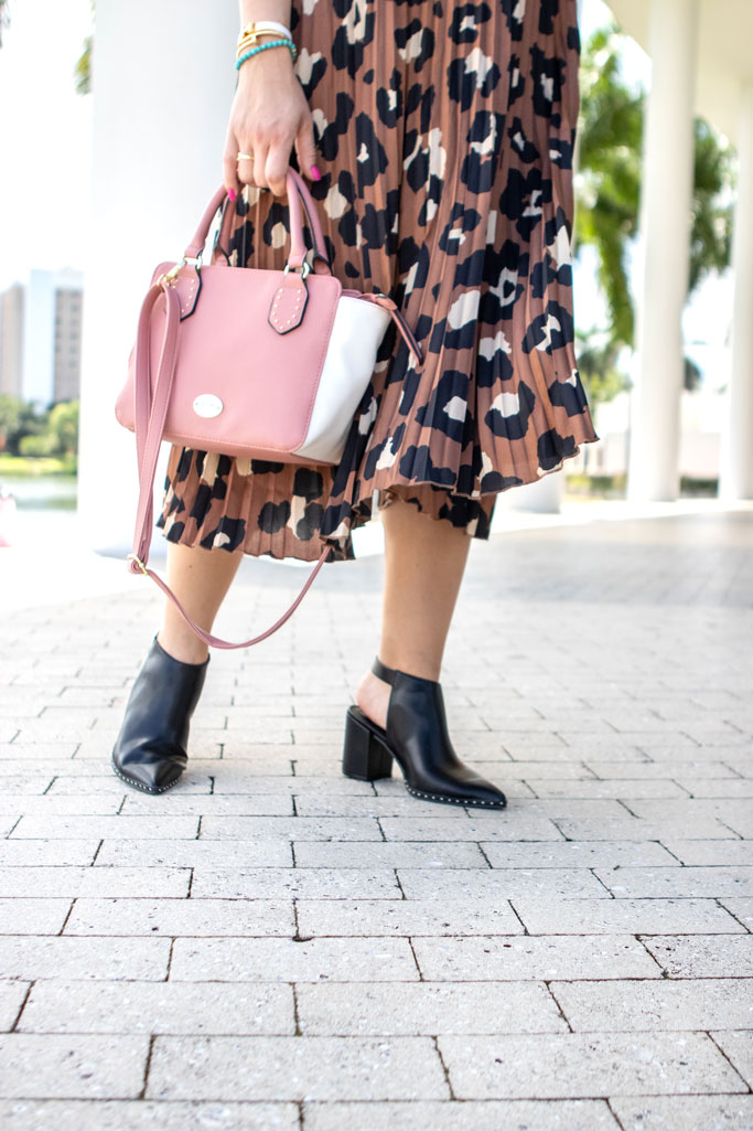 Blame it on Mei, @blameitonmei, Miami Fashion Mom Blogger, animal print skirt for fall 