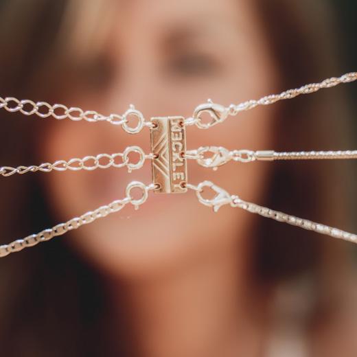 Blame it on Mei, @blameitonmei, Miami Fashion Mom Blogger, style solutions, how to wear multiple necklace without tangling them