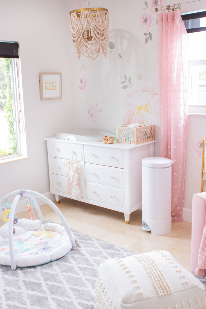 Blame it on Mei, @blameitonmei, Miami Fashion Lifestyle Mom Blogger, Vintage Floral Boho Nursery